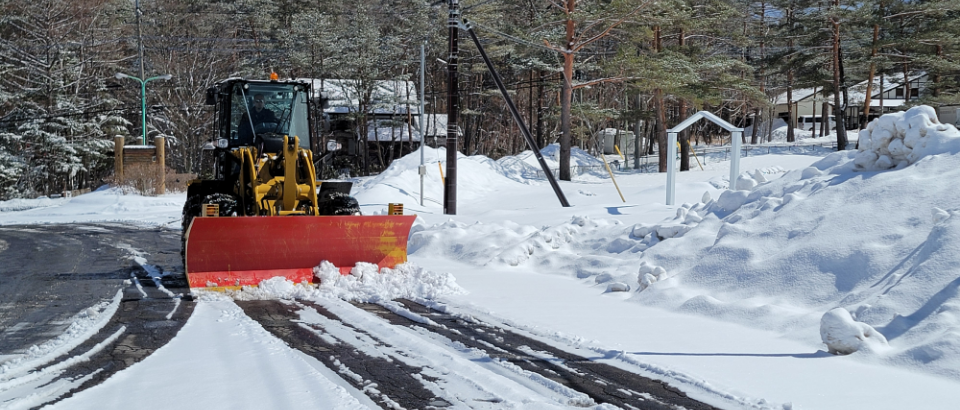 別荘地内除雪風景